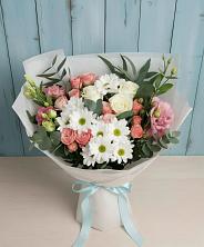 Букет цветов из:  Розы, Лизиантусы и Хризантемы в Опочке