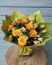 Букет цветов из:  Альстромерии и Розы в Опочке