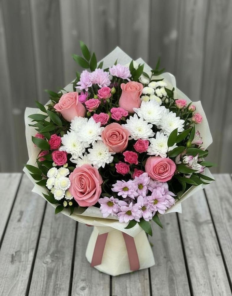 Букет цветов из: Альстромерии, Гвоздики, Розы и Хризантемы в Опочке