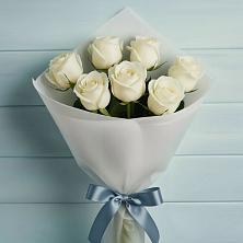 Букет 7 Белых роз Эдлесс Лав в Опочке