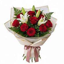 Букет цветов из:  Лилии и Розы в Опочке