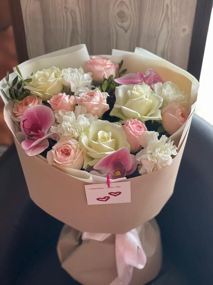 Букет цветов из: Орхидеи, Розы и Гвоздики в Опочке