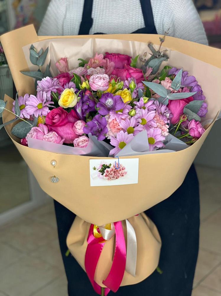 Букет цветов из: Хризантемы, Гвоздики и Альстромерии в Опочке