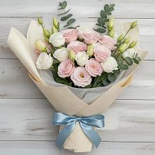 Букет цветов из:  Лизиантусы в Опочке