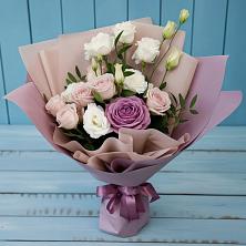 Букет цветов из:  Розы и Лизиантусы в Опочке