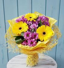 Букет цветов из:  Хризантемы и Герберы в Опочке