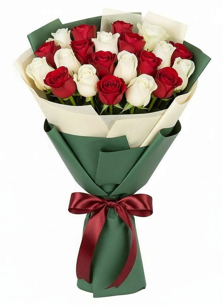 Букет Микс из красных и белых роз в Опочке