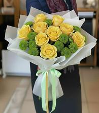 Букет цветов из:  Хризантемы и Розы в Опочке