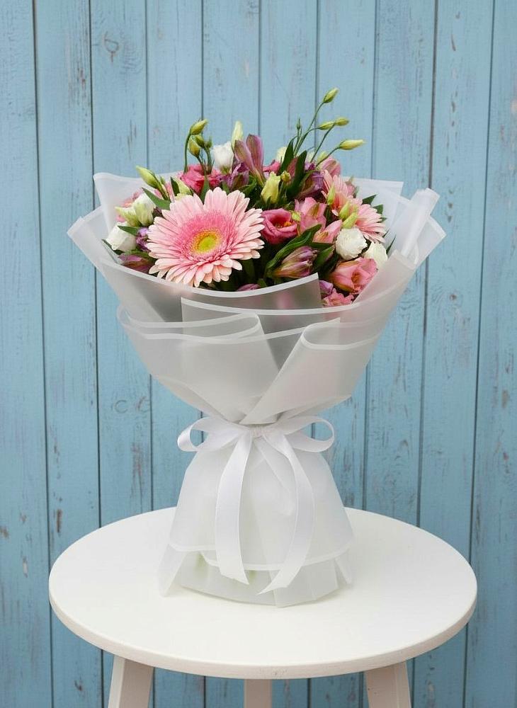 Букет цветов из: Герберы, Альстромерии и Лизиантусы в Опочке