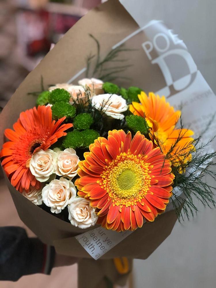Букет цветов из: Герберы, Хризантемы и Розы в Опочке