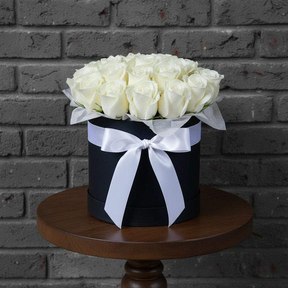 Цветочная композиция из Розы в шляпной коробке в Опочке