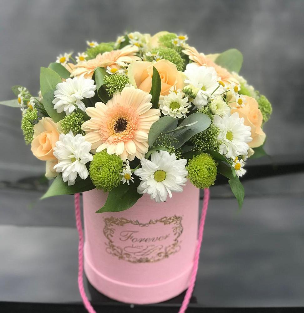 Цветочная композиция из Розы, Герберы и Хризантемы в шляпной коробке в Опочке