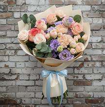 Букет цветов из:  Розы, Лизиантусы и Гвоздики в Опочке